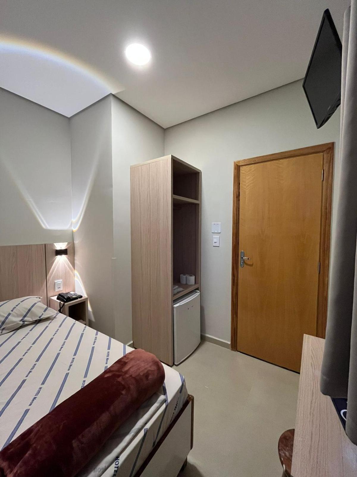 Hotel Neon - próximo a 25 de março, Bom Retiro e Brás, á 2min do mirante Sampa SKY e pista de skate Anhangabaú São Paulo Exterior foto