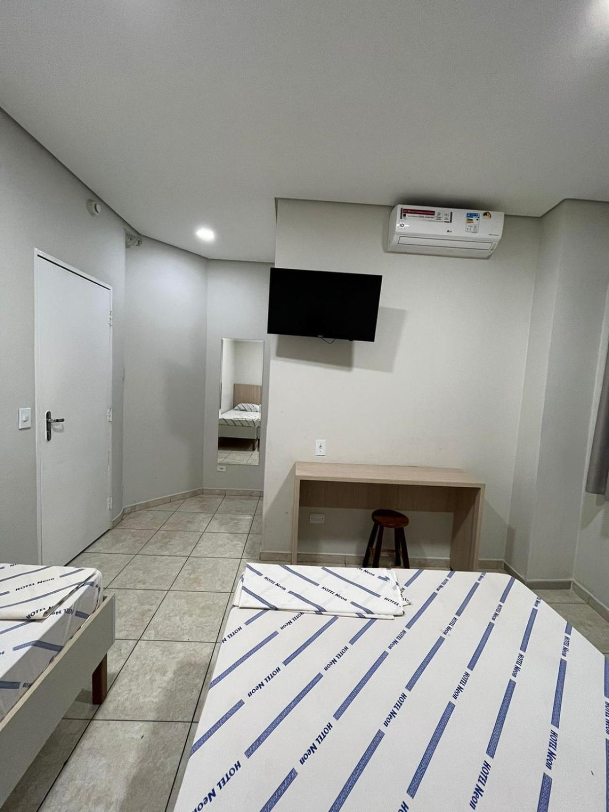 Hotel Neon - próximo a 25 de março, Bom Retiro e Brás, á 2min do mirante Sampa SKY e pista de skate Anhangabaú São Paulo Exterior foto